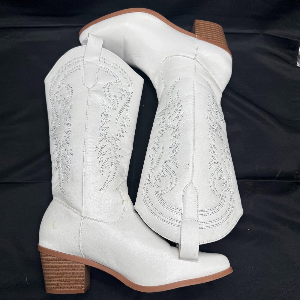 Women's White Faux Leather Western Cowgirl Boots size 8.5